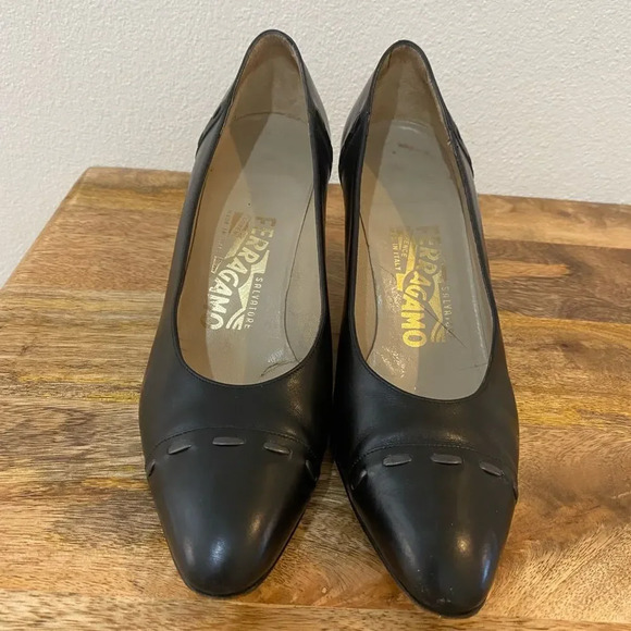 Salvatore Ferragamo Black Leather Pump - Picture 3 of 11